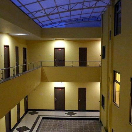 Hotel Varenya Inn Yavatmal Buitenkant foto