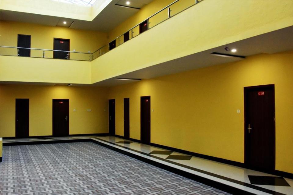Hotel Varenya Inn Yavatmal Buitenkant foto